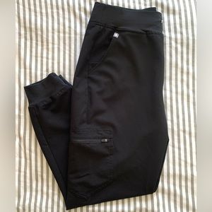 Figs High Waisted Zamora Jogger Scrub Pants in Black, Size Medium Petite
